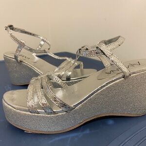 Amiana‎ Silver Girls Platform Sandals Shoes sz 36 5 Us